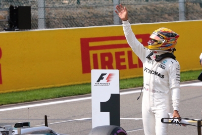 Hamilton entra en la historia tras batir el récord de poles de Schumacher