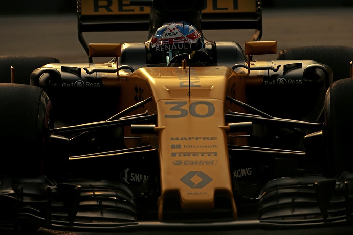 Renault hace un buen trabajo el día que hacen oficial el fichaje de Sainz