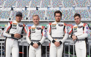 Juncadella con el equipo de Daytona