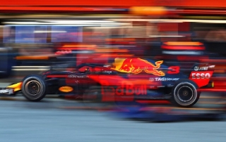 Red Bull cierra los test con el programa completo