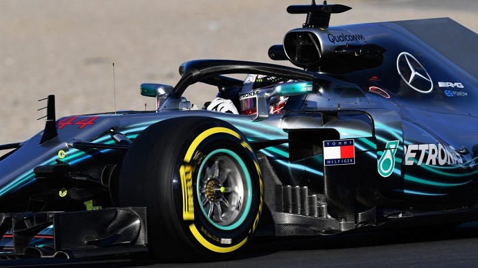 Mercedes empieza nueva temporada como terminó la pasada