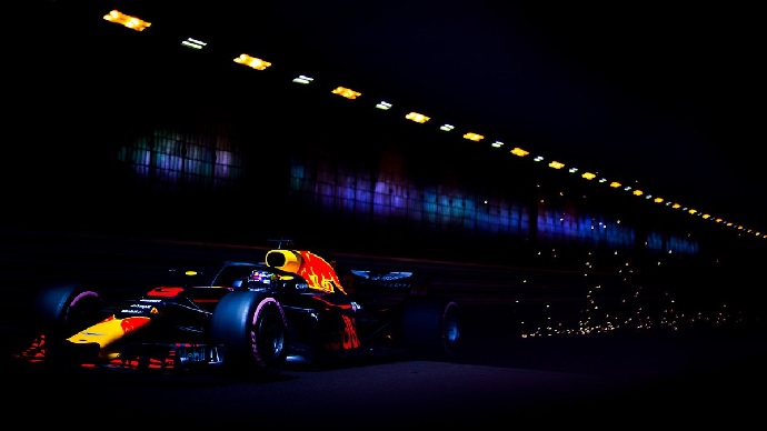 Sábado en Mónaco-Red Bull: Ricciardo se pasea, Verstappen se estampa