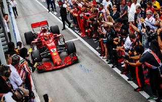 Domingo en Canadá-Ferrari: Vettel da un golpe sobre la mesa