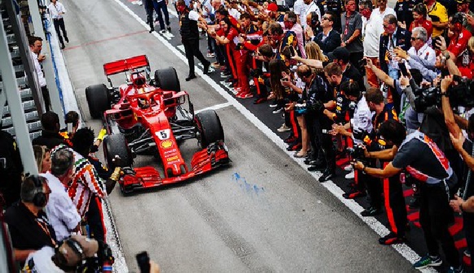 Domingo en Canadá-Ferrari: Vettel da un golpe sobre la mesa