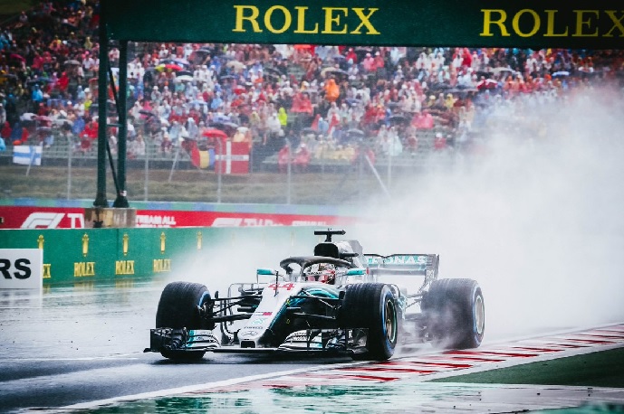 Hamilton el más rápido bajo la tormenta del Hungaroring
