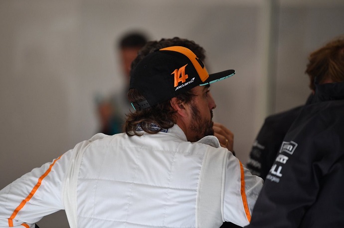 Domingo en Bélgica - McLaren. Alonso: "Actuan en la primera curva como si fuera la última del Campeonato"