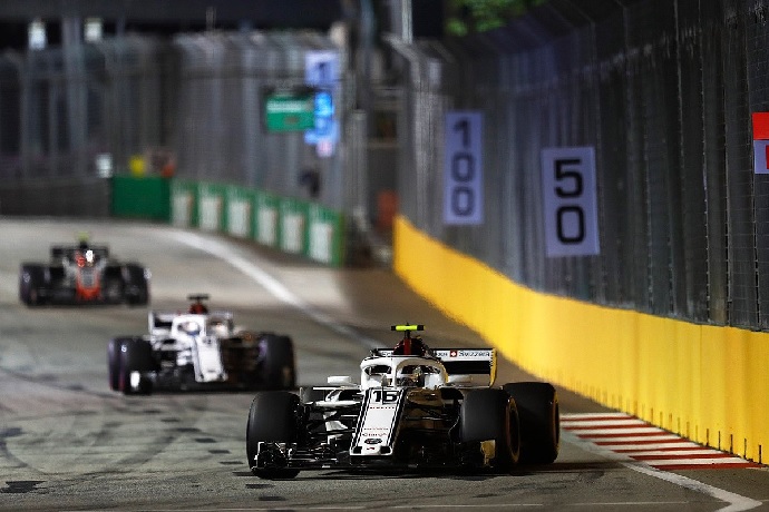 Domingo en Singapur-Sauber: Una buena estrategia permite llegar a los puntos