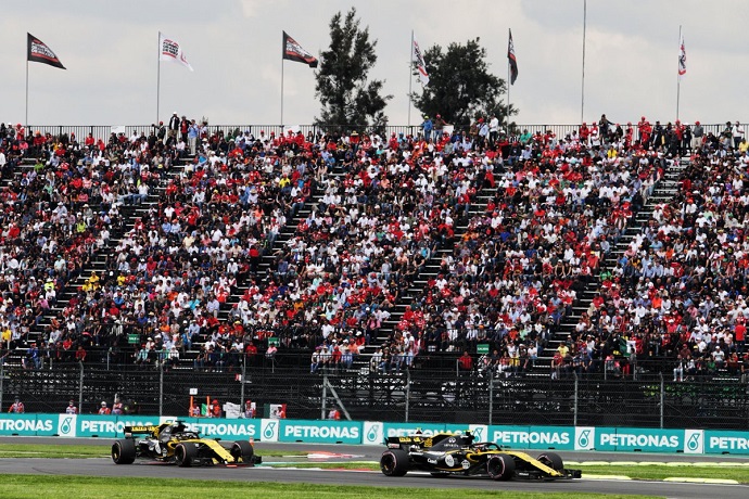 Domingo en México-Renault: Sainz sufre la fiabilidad del coche galo