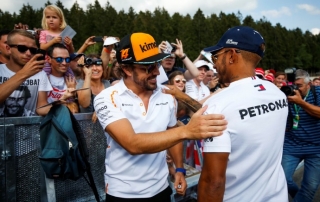 Hamilton: "El error de Alonso fue creer que controlaba el mercado de pilotos"