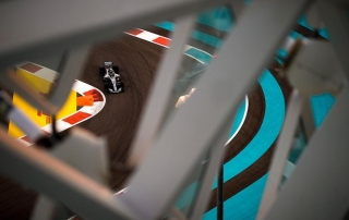 Sábado en Abu Dabi - Mercedes: La última primera fila del año es plateada