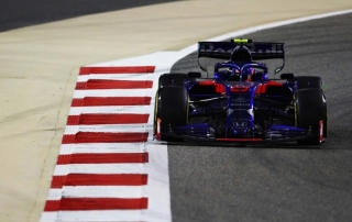 Domingo-en-Baréin-Toro-Rosso-Albon-se-estrena-con-un-Kvyat-errático