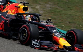 Sábado en China - Red Bull: Tercera línea con polémica incluida