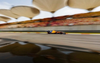 Viernes-en-China-McLaren-apunta-maneras