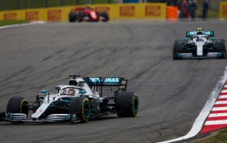 CRÓNICA: Hamilton se eleva al milenio con Sainz 14º
