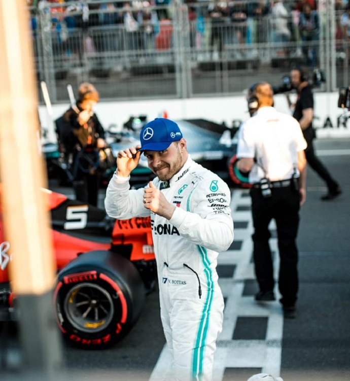 Sábado en Azerbaiyán - Mercedes: Bottas encadena su segunda pole del año