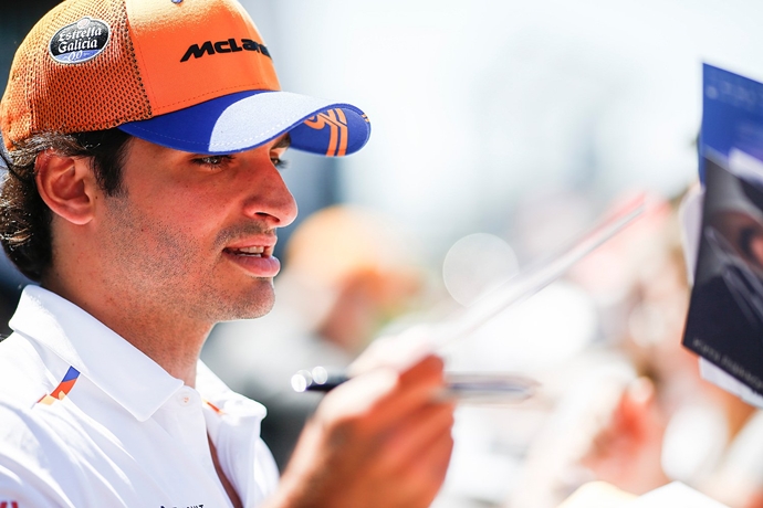 Sainz admite que le fue más fácil adaptarse a McLaren que a Renault
