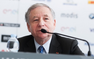Jean Todt: "Estoy presionando para analizar lo que significaría volver a introducir los repostajes"