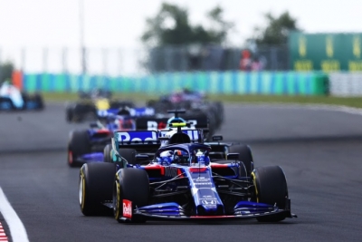 Domingo en Hungría – Toro Rosso: Albon rescata un punto tras una bonita lucha con Kvyat