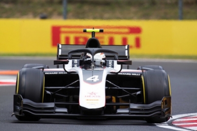 Nick De Vries se lleva la Pole bajo la lluvia de Hungría