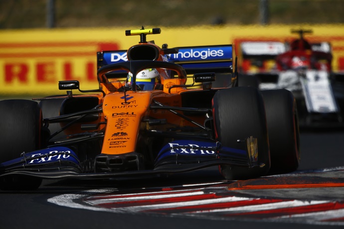 Norris admite tener presión al competir en un equipo como McLaren