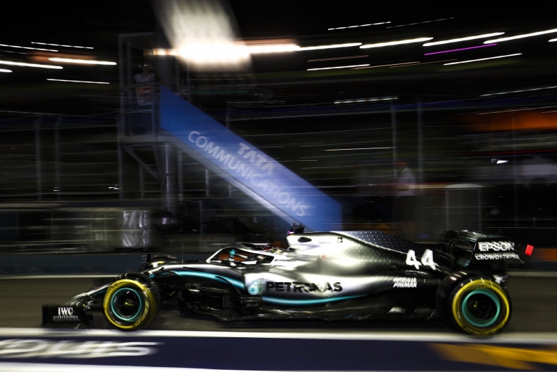 Libres en Singapur - Verstappen y Hamilton alternan el mando