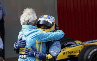 Briatore sale en defensa de Alonso