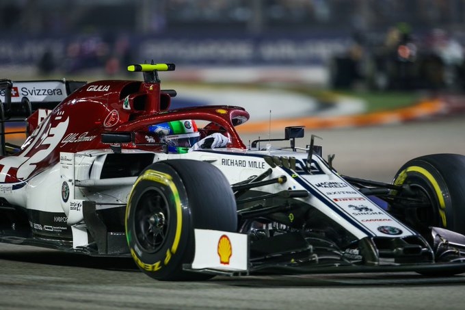 Domingo en Singapur – Alfa Romeo: Giovinazzi rescata un punto en la carrera de su vida; Raikkonen tiene una noche complicada