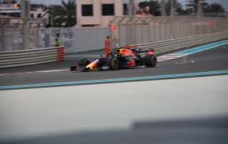 Libres 3 en Abu Dhabi: Verstappen pasa por delante de Mercedes