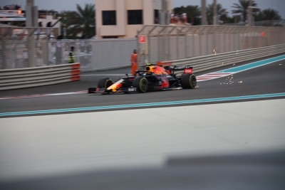 Libres 3 en Abu Dhabi: Verstappen pasa por delante de Mercedes