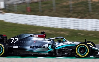 Mercedes sufre con su motor durante la primera semana de test