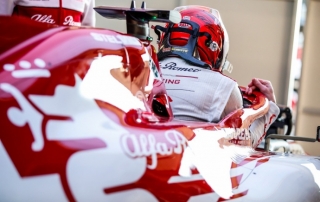 Räikkönen marca el mejor tiempo, pero el protagonismo se lo queda Mercedes