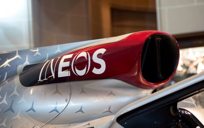 Mercedes presenta a la petroquímica INEOS como su nuevo patrocinador