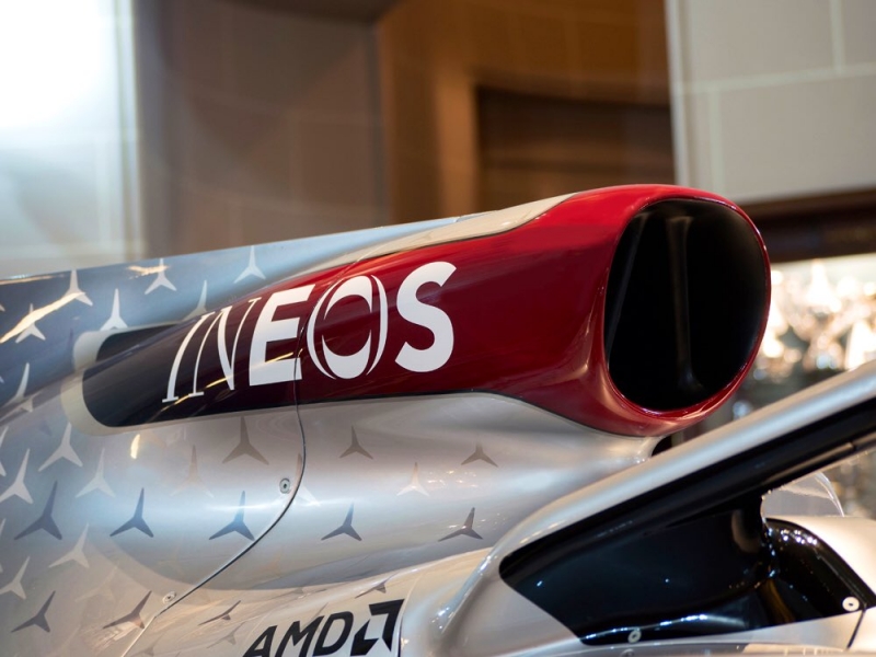 Mercedes presenta a la petroquímica INEOS como su nuevo patrocinador