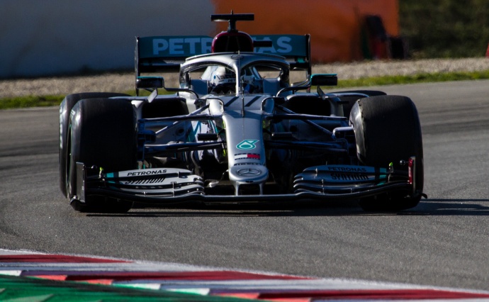 Bottas fulmina la tabla de tiempos y Ferrari tiene problemas de motor