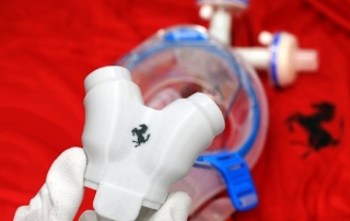 Ferrari continúa sus esfuerzos para combatir el Covid-19 y ayudar a las comunidades locales