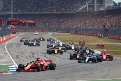 ¿Cómo se podría organizar el calendario para reducir costes?