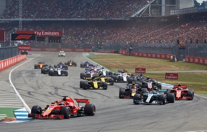 ¿Cómo se podría organizar el calendario para reducir costes?