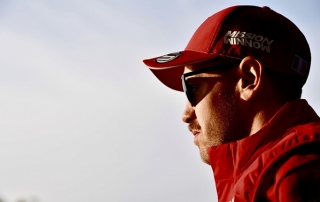 Vettel asegura que la mentalidad italiana de Ferrari no es obstáculo para ser campeones