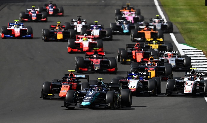 Mazepin-y-Ticktum-se-estrenan-en-Silverstone