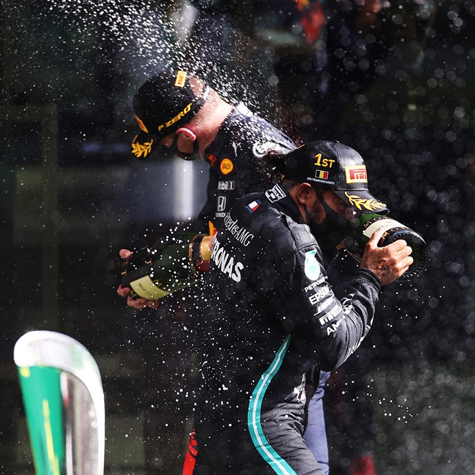 Hamilton debería compartir equipo con Verstappen en Red Bull, según Eddie Jordan