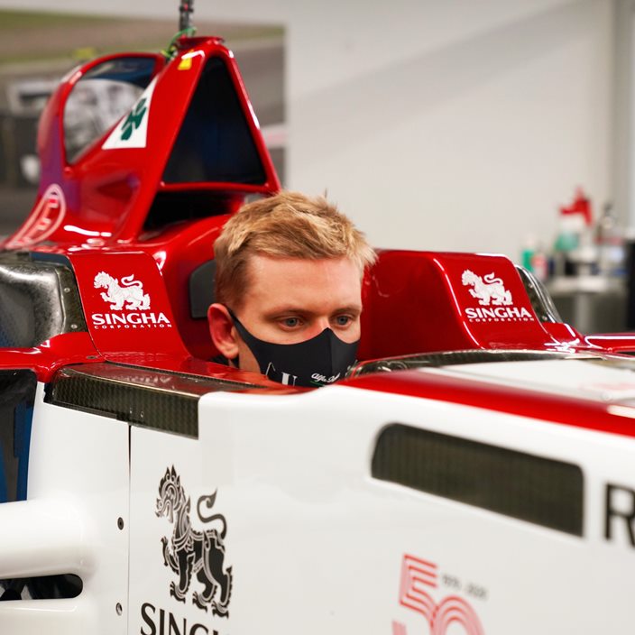 Mick Schumacher y Callum Ilott tendrán que esperar para debutar en la F1