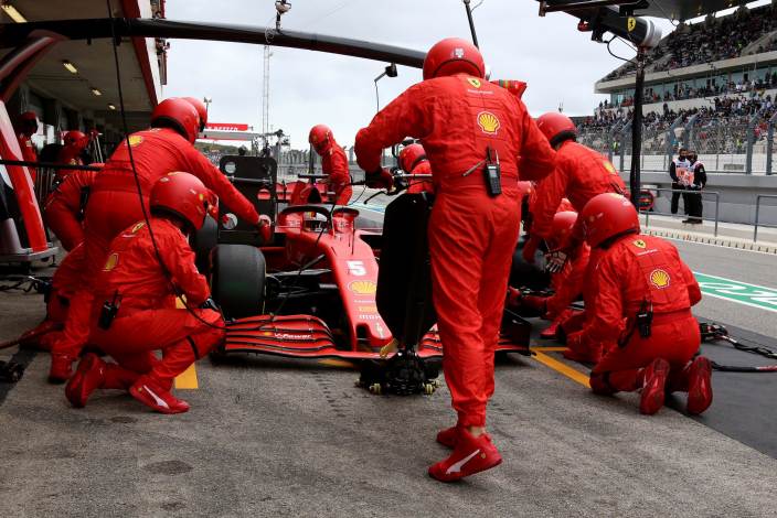 Vettel, sobre Leclerc: "Creo que tengo que pensar que tenemos el mismo coche"