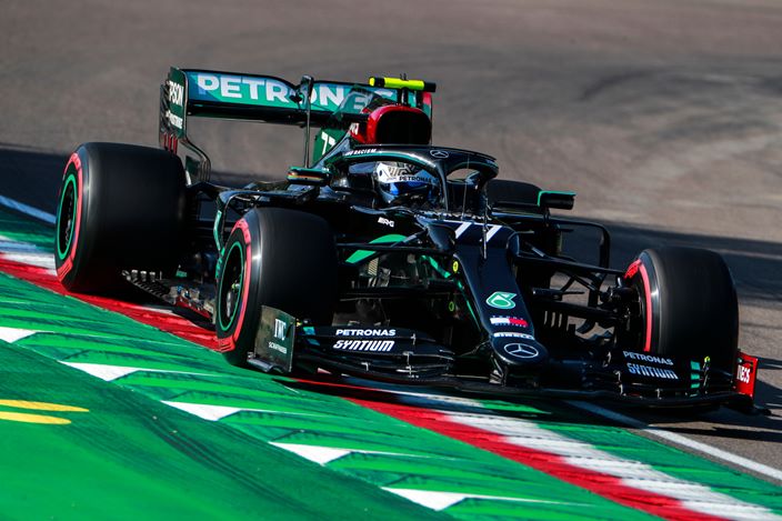 Clasificación en Emilia-Romaña: Bottas le roba la pole a Hamilton por 97 milésimas