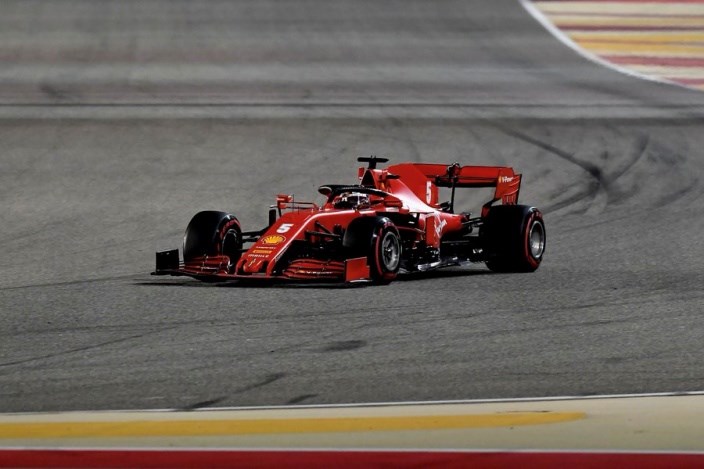 Domingo en Sakhir – Ferrari: Grave error de Leclerc con un Vettel desaparecido