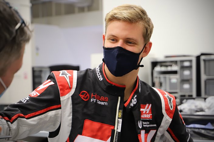 Mick Schumacher asegura no tener presión por su apellido