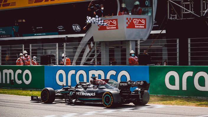 Domingo en España - Mercedes gana con Hamilton gracias a los errores de Red Bull
