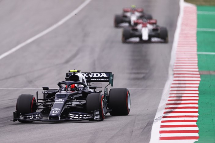 Domingo en España – AlphaTauri tiene un mal día pese a que Gasly salva un punto