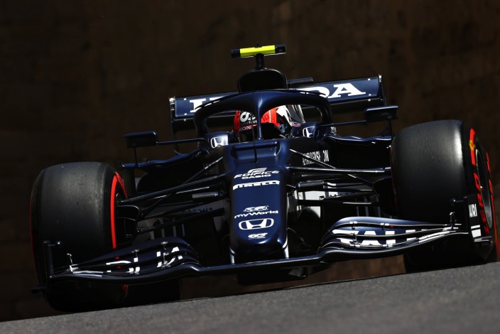 Gasly lidera una FP3 marcada por el accidente de Verstappen