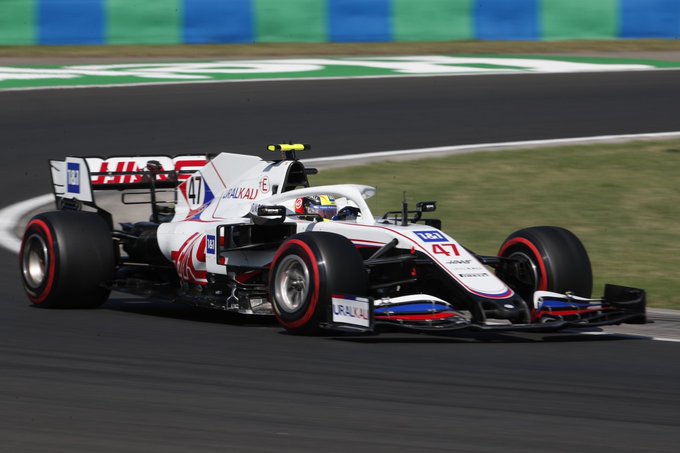 Sábado en Hungría Haas no consigue que el coche de Mick salga en clasificación
