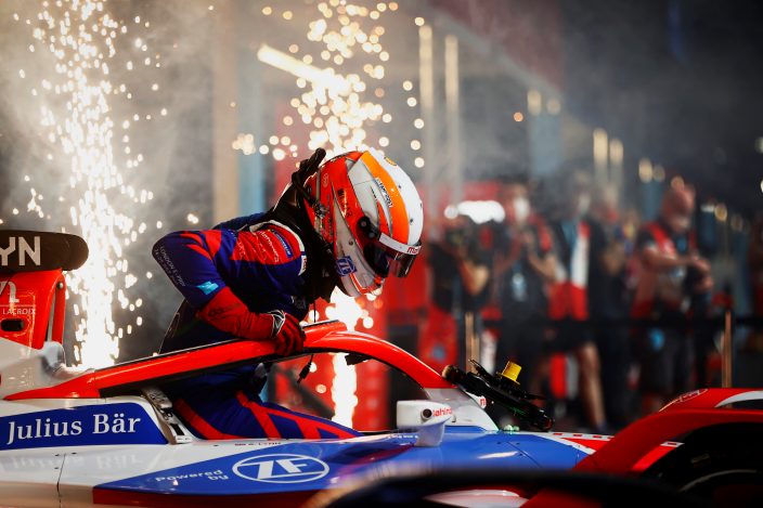 Alex Lynn se lleva un caótico segundo #LondonEPrix